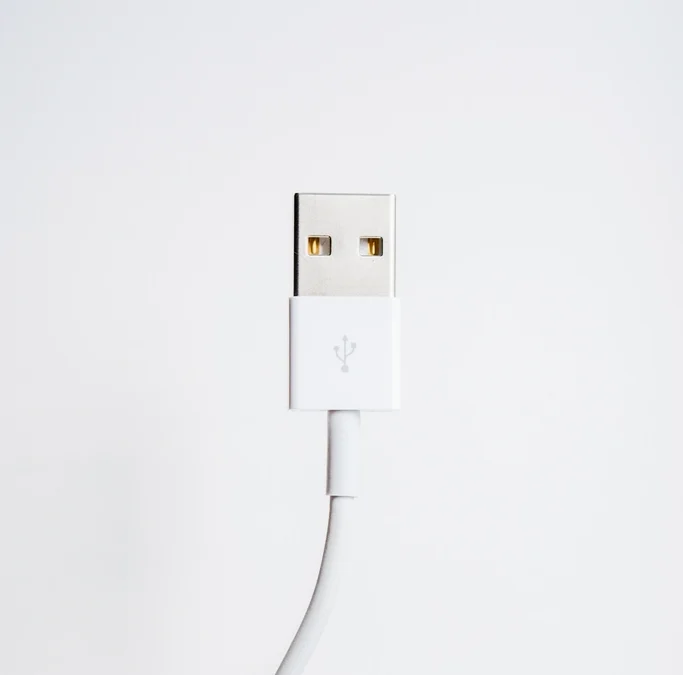 White sync cable