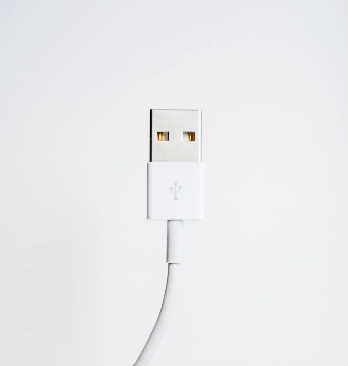 White sync cable